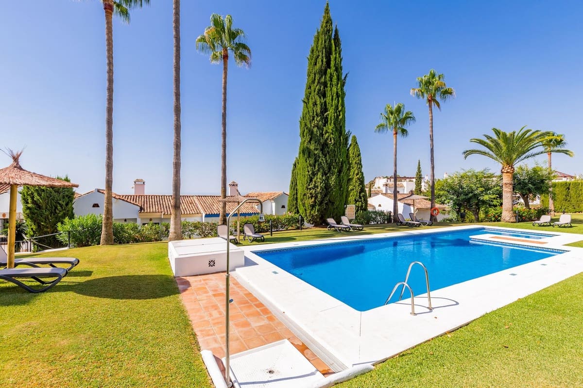 2 Zimmer Haus zu verkaufen in Los Arqueros mit Pool Garage - 550.000 € (Ref: 10044470)