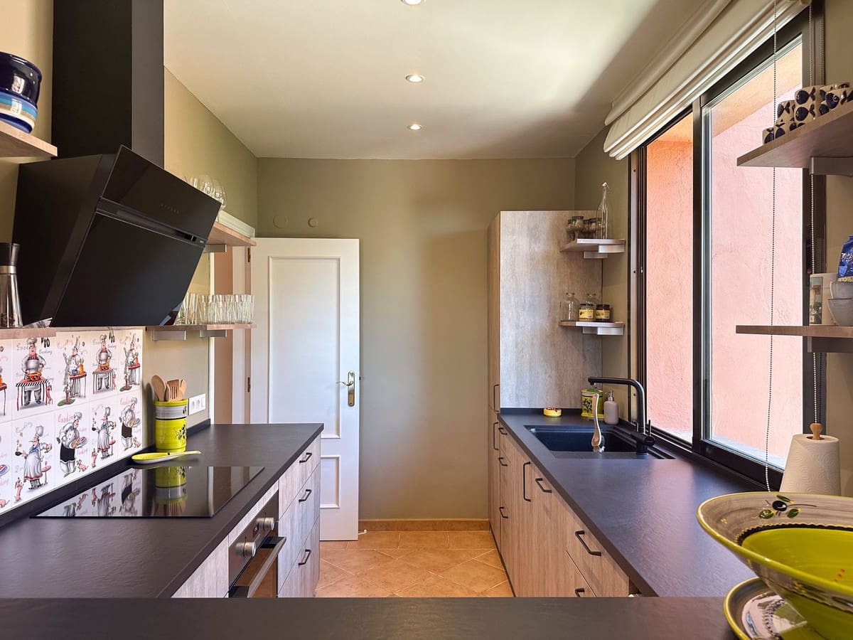 3 bedroom Apartment for sale in Marbella with pool garage - € 475,000 (Ref: 10061282)