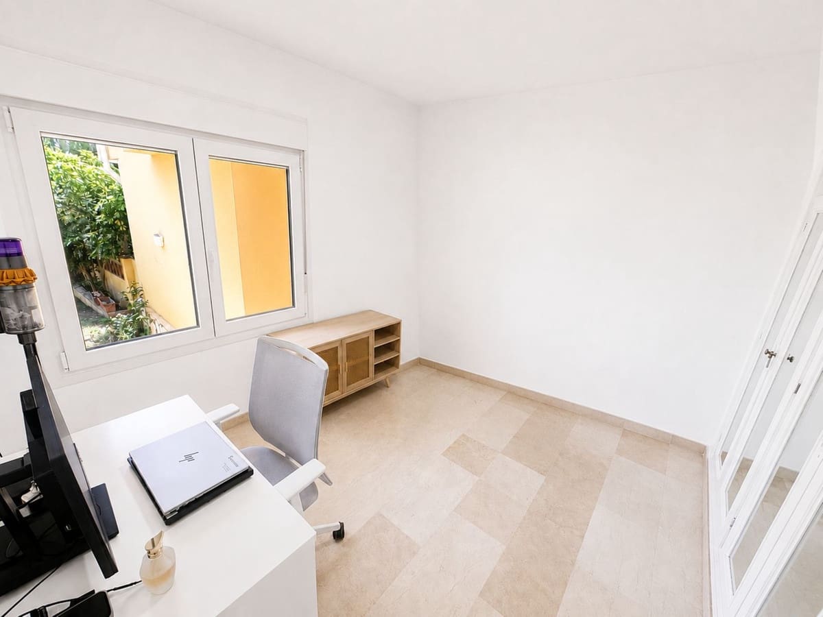 3 soveværelse Lejlighed til salg i Calahonda med garage - € 559.000 (Ref: 10063788)