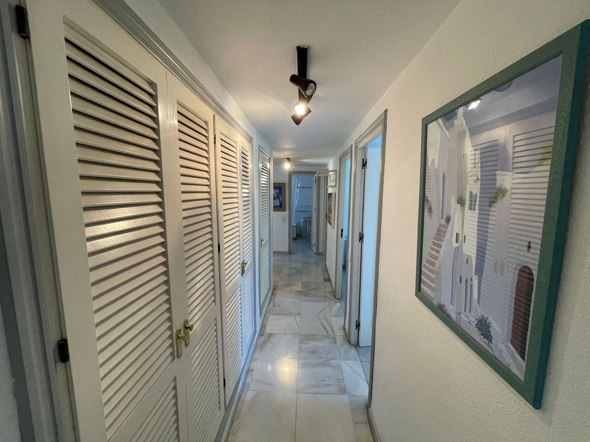 5 bedroom Apartment for sale in Marbella with pool garage - € 735,000 (Ref: 10067094)