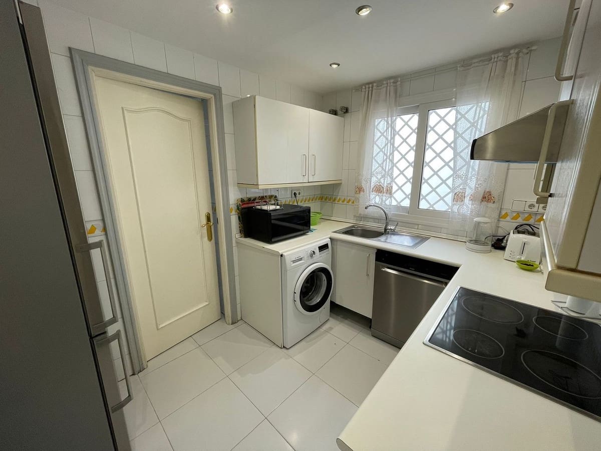 5 bedroom Apartment for sale in Marbella with pool garage - € 735,000 (Ref: 10067094)
