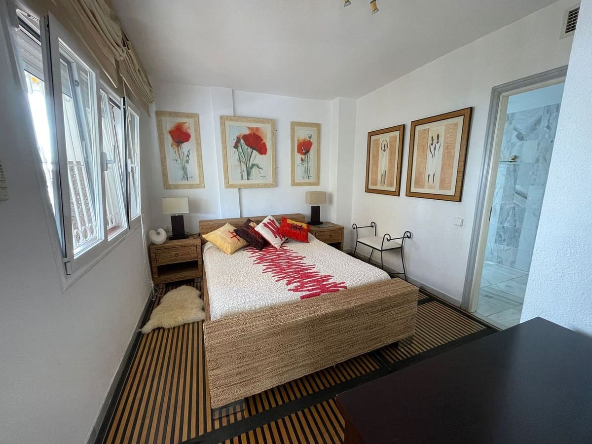 5 bedroom Apartment for sale in Marbella with pool garage - € 735,000 (Ref: 10067094)