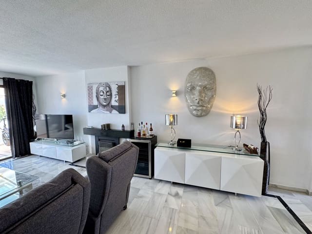 3 makuuhuone Kattohuoneisto myytävänä paikassa Calahonda, Mijas mukana uima-altaan 
autotalli - 449 000 € (Ref: 10088844)