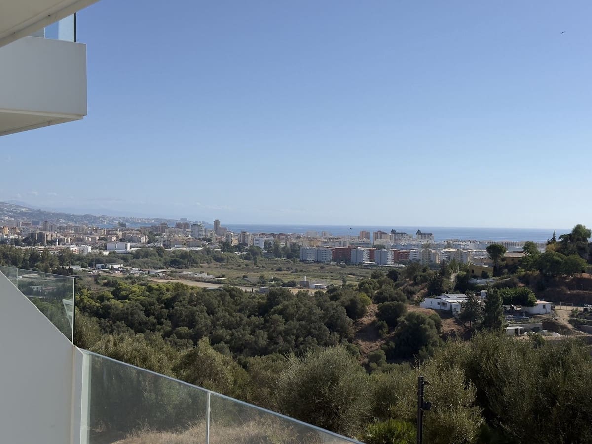 3 soveværelse Lejlighed til salg i Mijas Costa med swimmingpool garage - € 389.000 (Ref: 10088845)