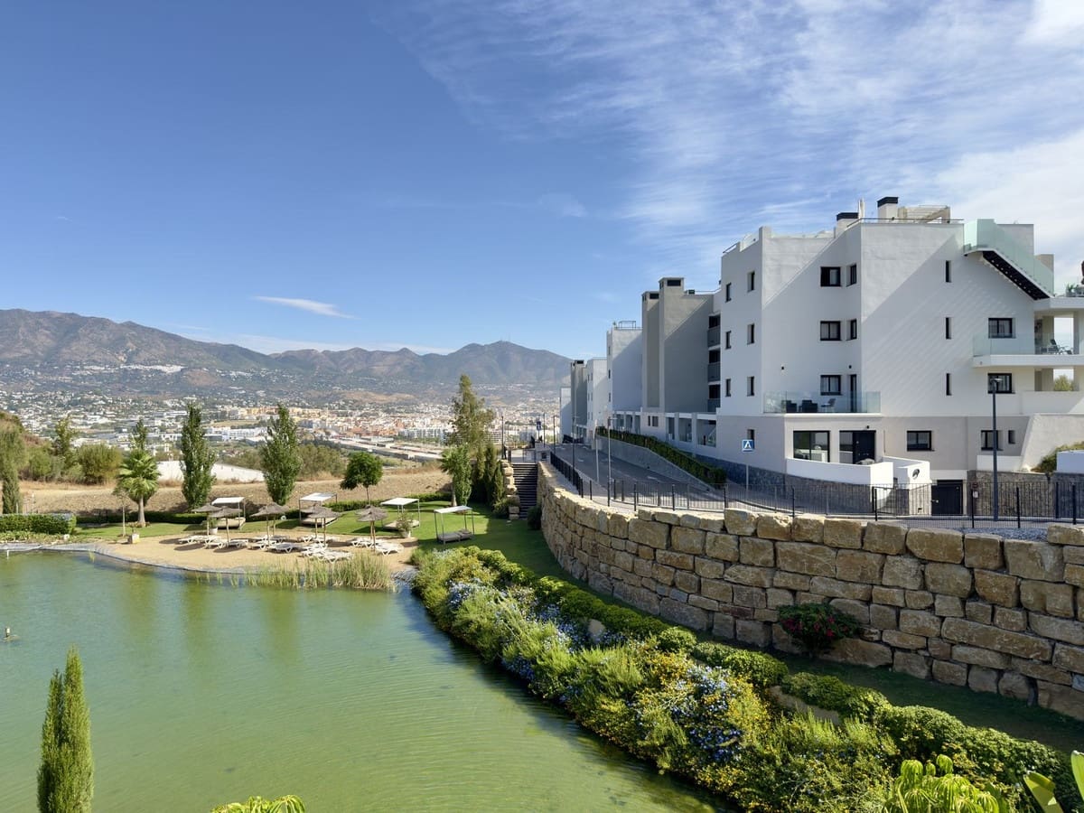 3 soveværelse Lejlighed til salg i Mijas Costa med swimmingpool garage - € 389.000 (Ref: 10088845)