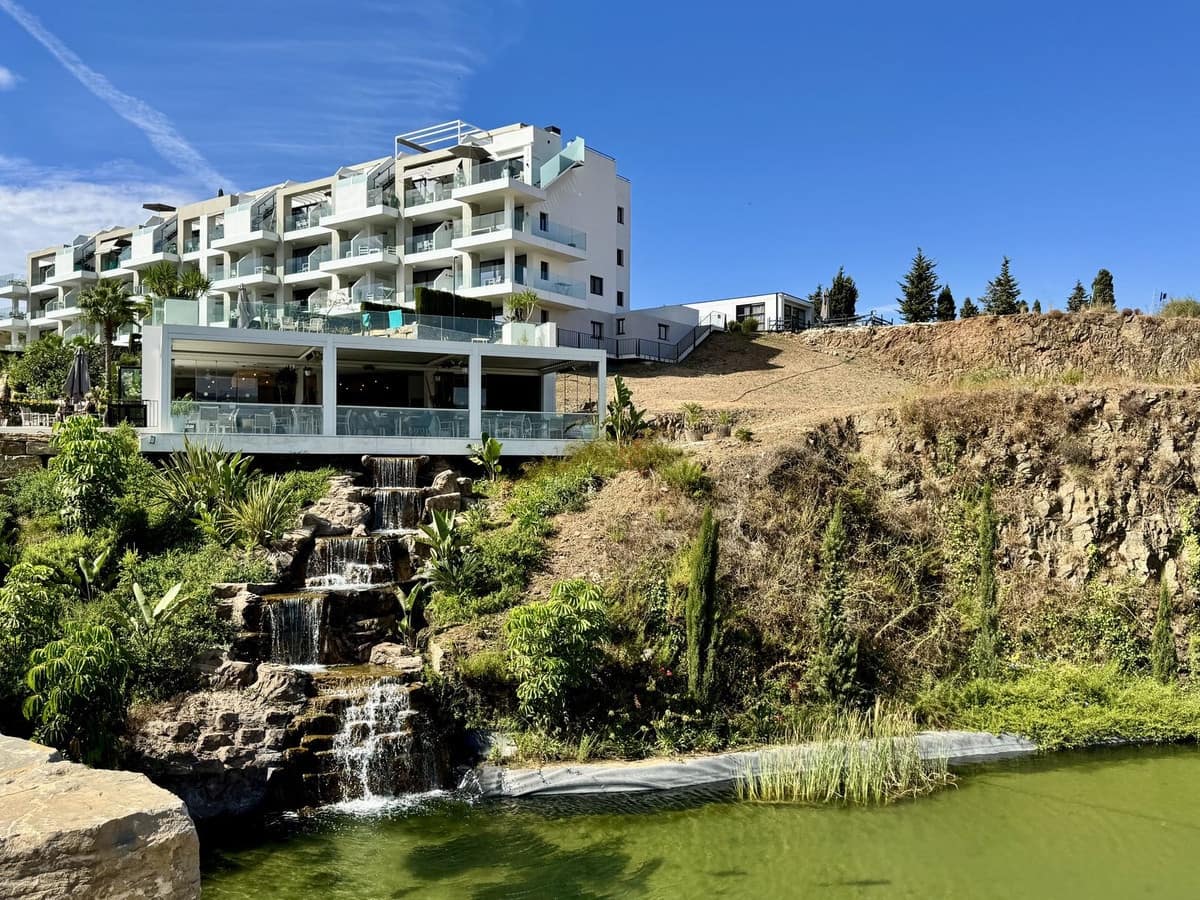 3 soveværelse Lejlighed til salg i Mijas Costa med swimmingpool garage - € 389.000 (Ref: 10088845)