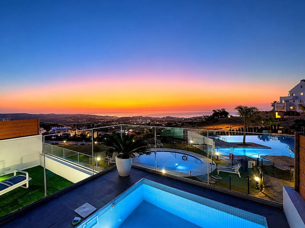 3 soveværelse Lejlighed til salg i La Cala de Mijas med swimmingpool garage - € 759.000 (Ref: 10088846)
