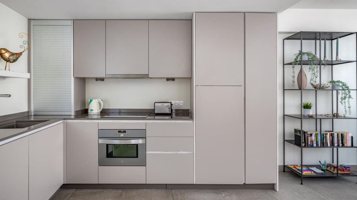 2 bedroom Apartment for sale in Fuengirola - € 519,500 (Ref: 10088847)