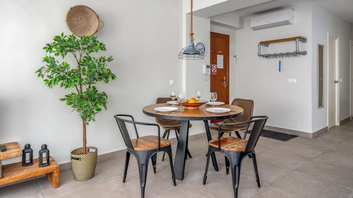 2 bedroom Apartment for sale in Fuengirola - € 519,500 (Ref: 10088847)