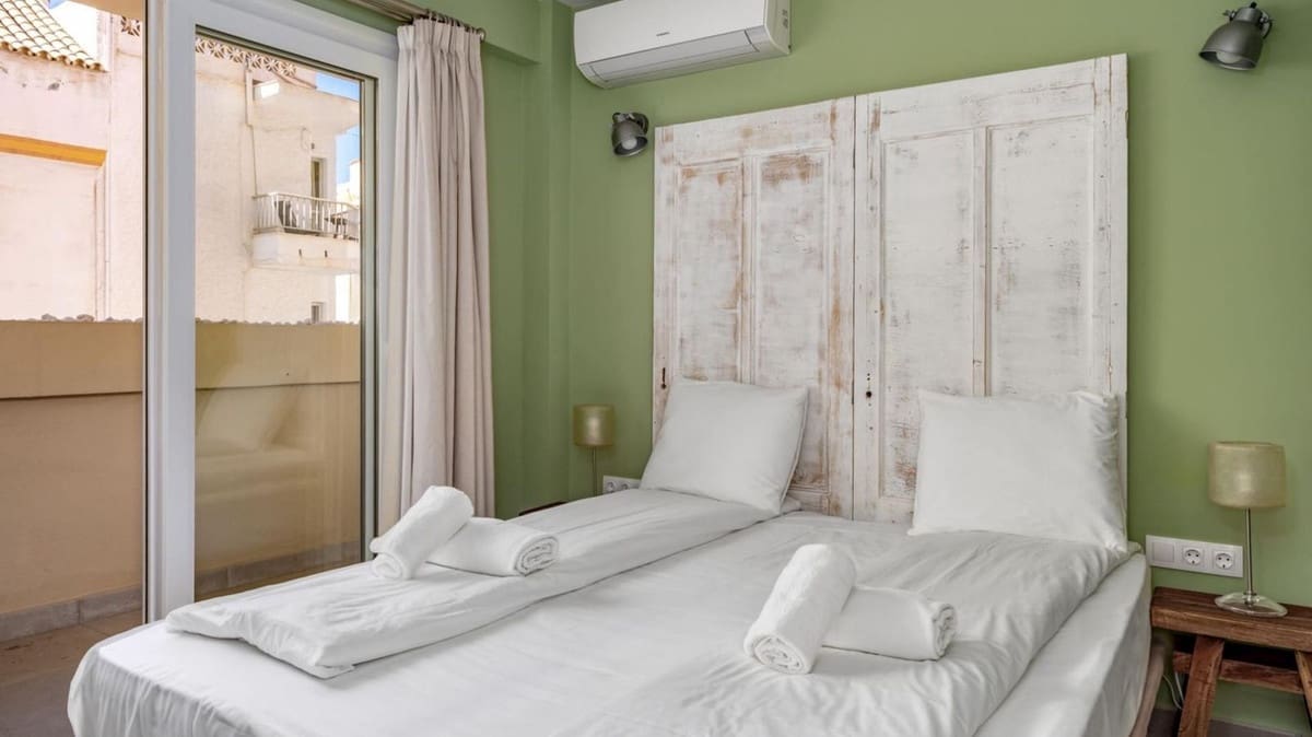 2 bedroom Apartment for sale in Fuengirola - € 519,500 (Ref: 10088847)