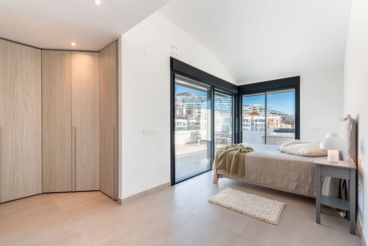2 Zimmer Penthouse zu verkaufen in Fuengirola mit Pool Garage - 960.000 € (Ref: 10088848)