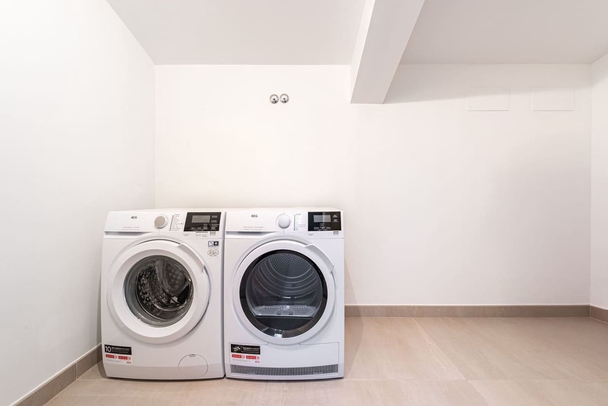 2 Zimmer Penthouse zu verkaufen in Fuengirola mit Pool Garage - 960.000 € (Ref: 10088848)