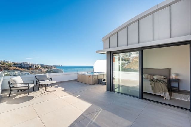 2 sypialnia Penthouse na sprzedaż w Las Gaviotas  - Carvajal, Fuengirola z basenem garażem - 960 000 € (Ref: 10088848)