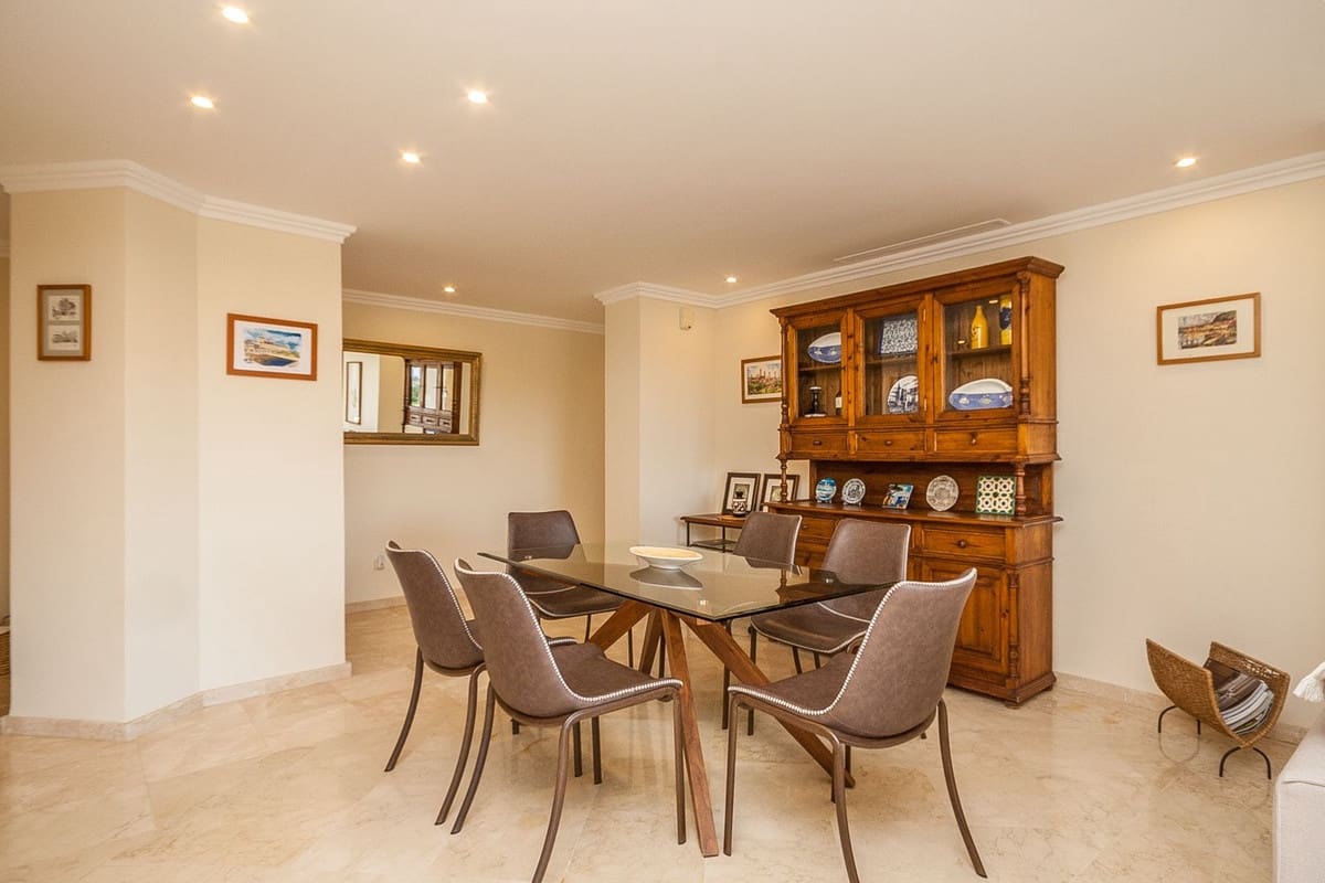 3 soverom Leilighet til salgs i Marbella med svømmebasseng garasje - € 679 000 (Ref: 10094214)