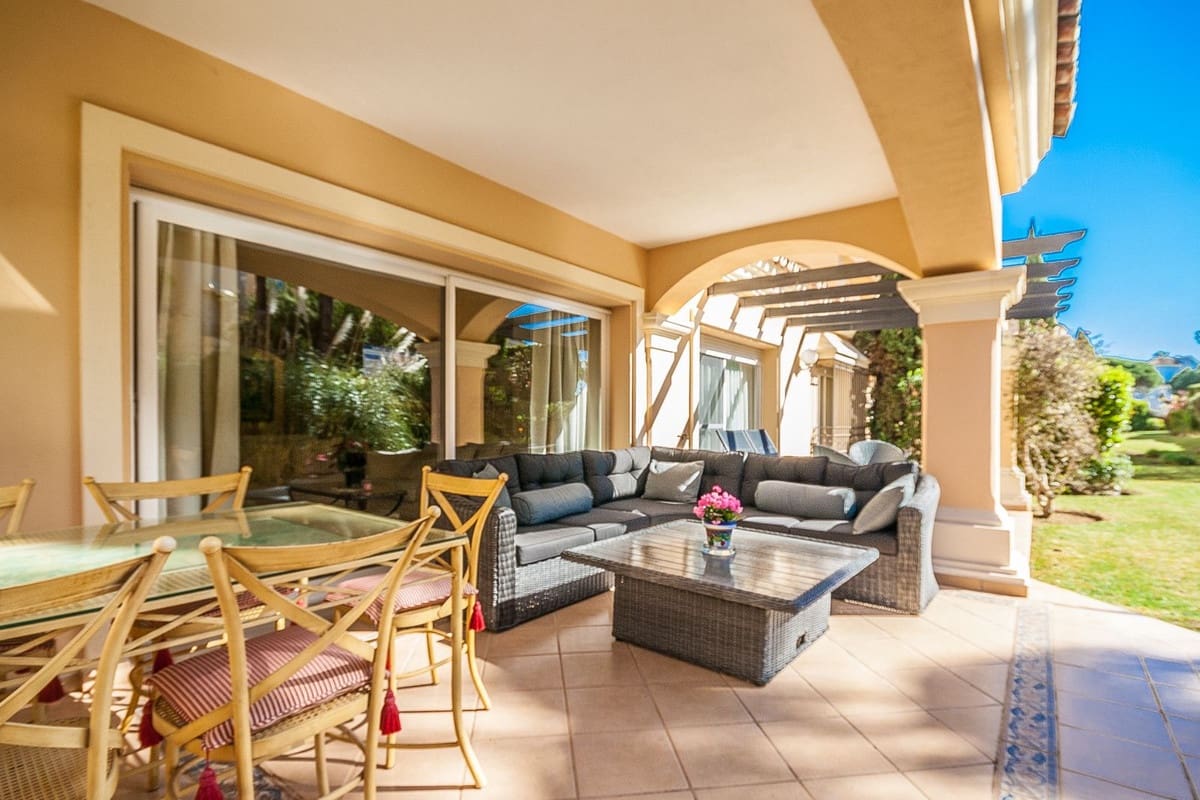 2 Zimmer Apartment zu verkaufen in Marbella mit Pool - 569.995 € (Ref: 10094215)