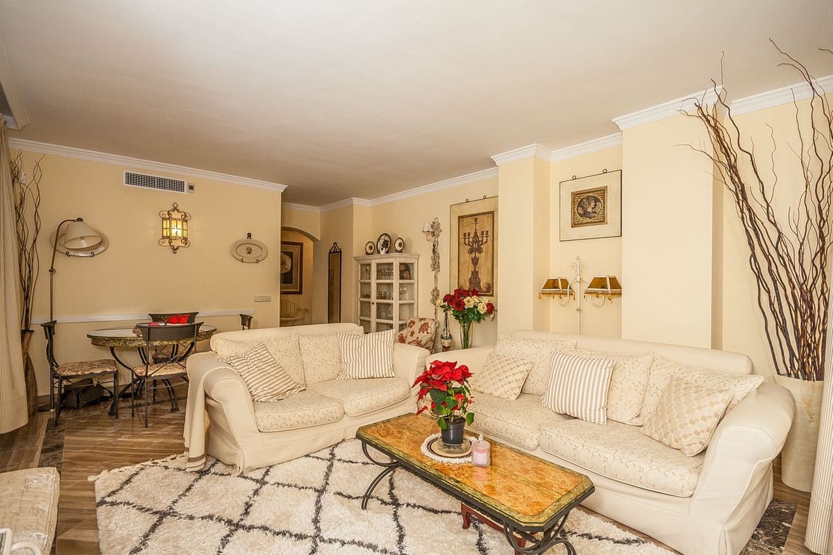 2 Zimmer Apartment zu verkaufen in Marbella mit Pool - 569.995 € (Ref: 10094215)