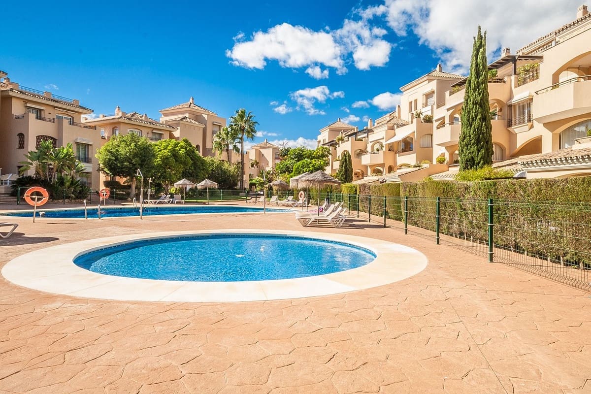 2 Zimmer Apartment zu verkaufen in Marbella mit Pool - 569.995 € (Ref: 10094215)