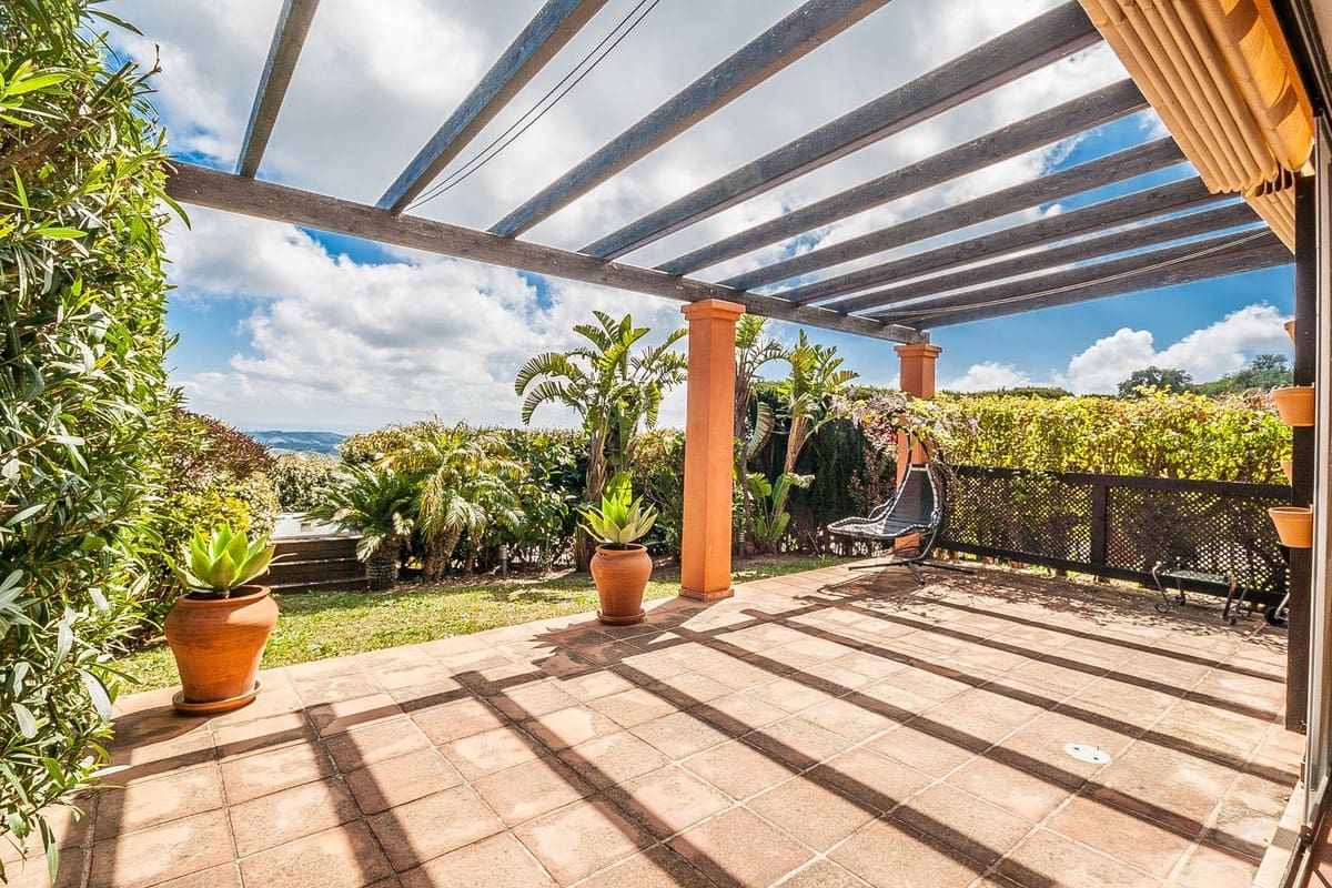 2 bedroom Apartment for sale in Marbella with pool - € 470,000 (Ref: 10094217)