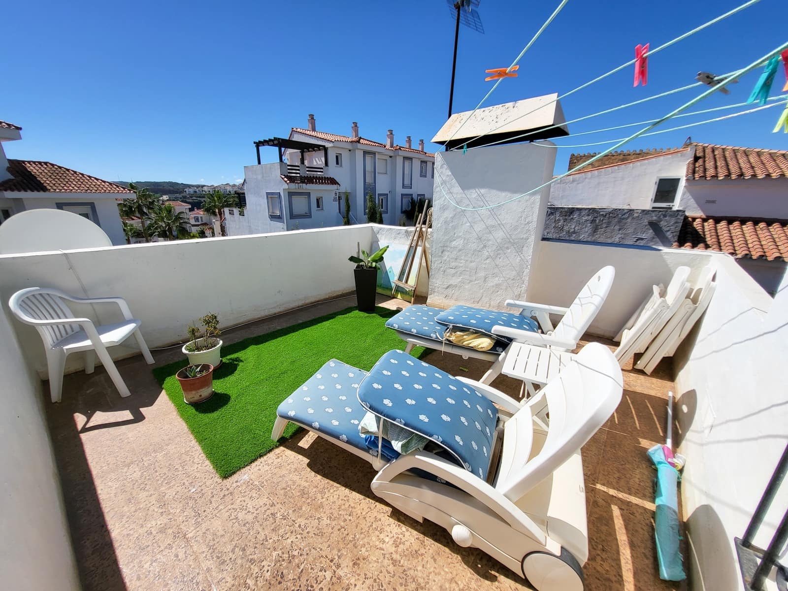 3 bedroom Semi-detached Villa for sale in La Duquesa / Puerto de la Duquesa with pool garage - € 329,000 (Ref: 10114562)