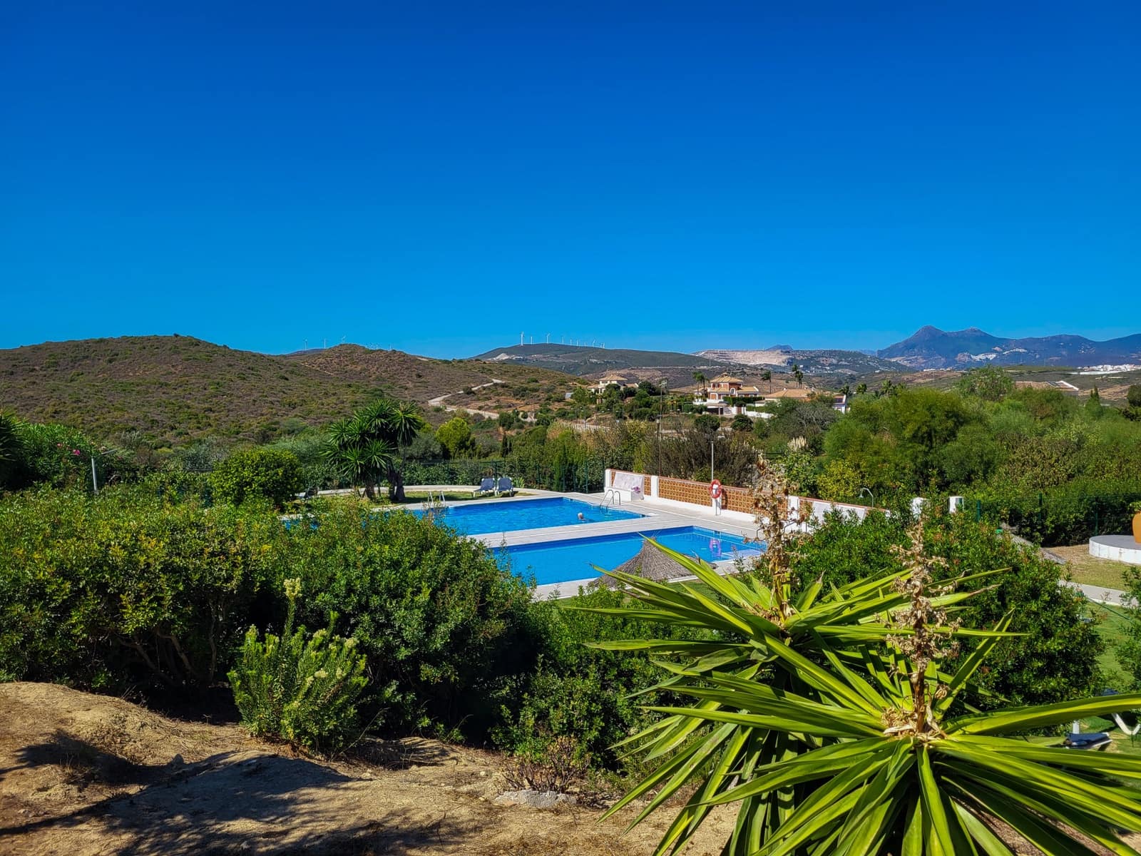 3 bedroom Semi-detached Villa for sale in La Duquesa / Puerto de la Duquesa with pool garage - € 329,000 (Ref: 10114562)