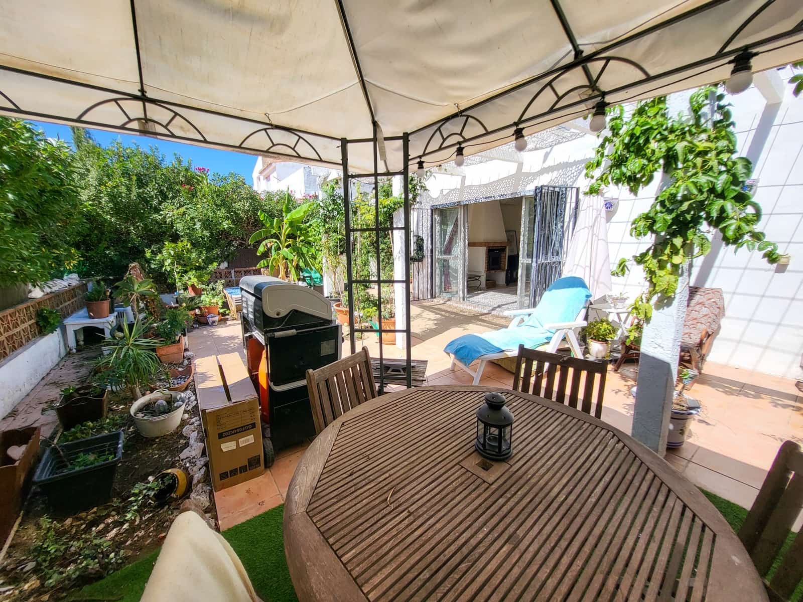 3 bedroom Semi-detached Villa for sale in La Duquesa / Puerto de la Duquesa with pool garage - € 329,000 (Ref: 10114562)