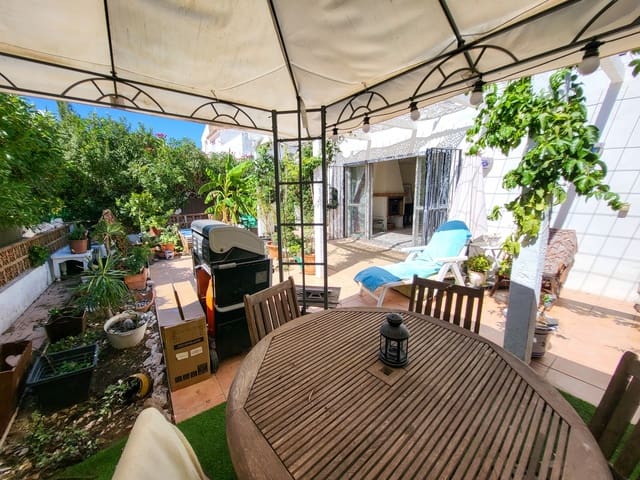 3 sovrum Semi-fristående Villa till salu i La Duquesa / Puerto de la Duquesa, Manilva med pool garage - 329 000 € (Ref: 10114562)