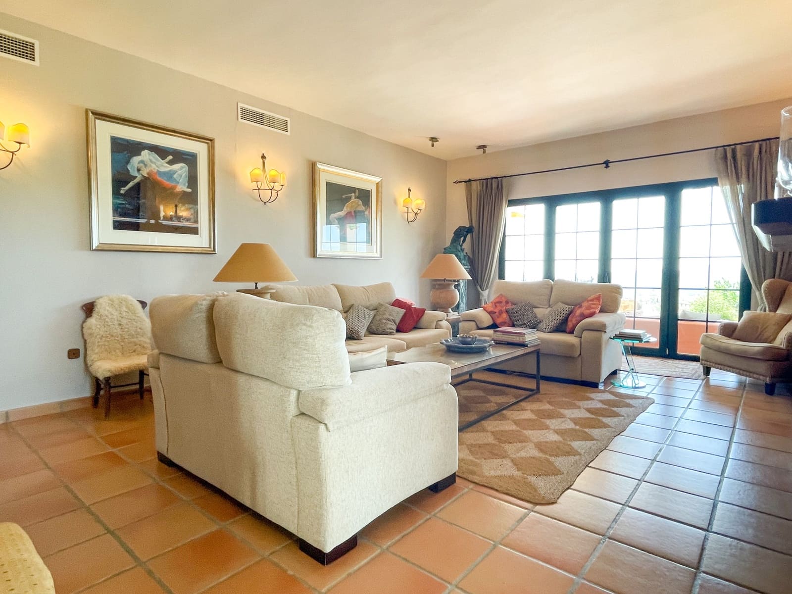 4 soverom Villa til salgs i Villanueva de la Concepcion med svømmebasseng garasje - € 1 690 000 (Ref: 10127693)