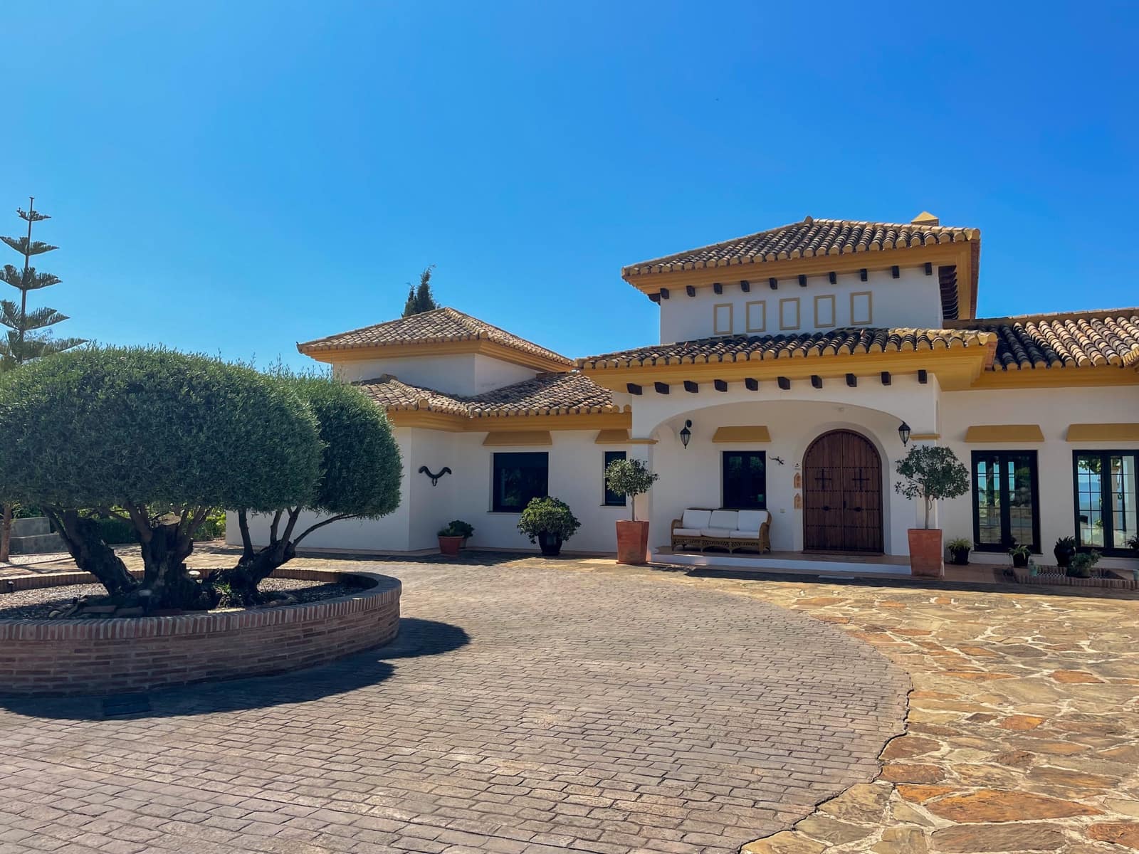 4 soverom Villa til salgs i Villanueva de la Concepcion med svømmebasseng garasje - € 1 690 000 (Ref: 10127693)