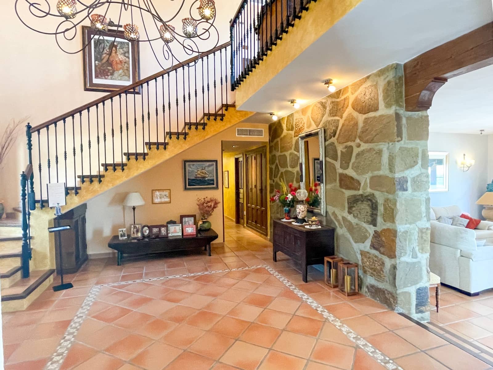 4 soverom Villa til salgs i Villanueva de la Concepcion med svømmebasseng garasje - € 1 690 000 (Ref: 10127693)