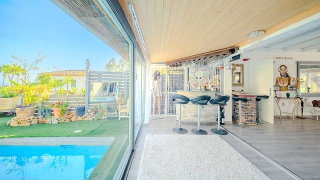 5 quarto Moradia para venda em Estepona Golf, Estepona com piscina garagem - 749 000 € (Ref: 10127694)