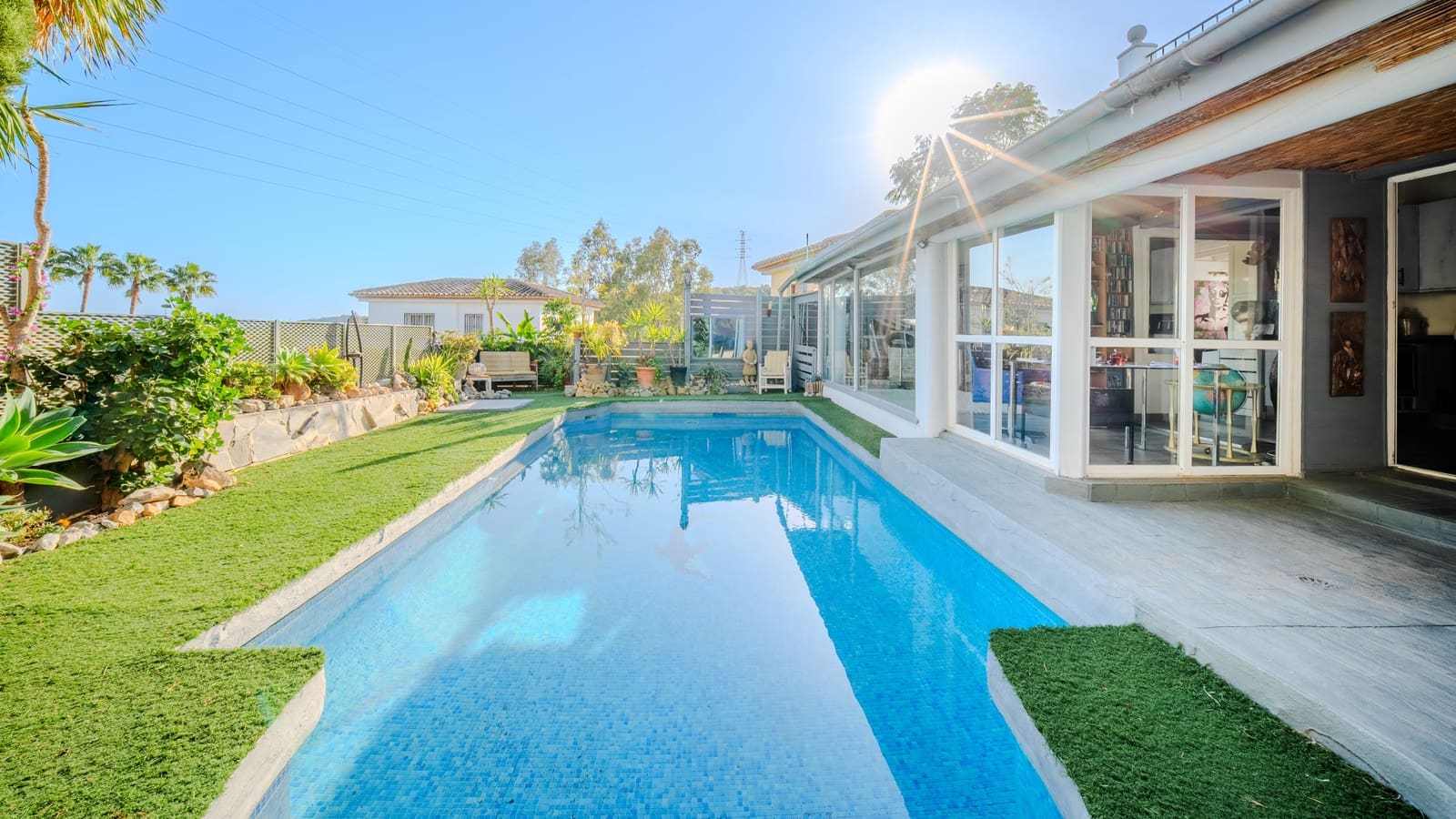 5 Zimmer Villa zu verkaufen in Estepona mit Pool Garage - 749.000 € (Ref: 10127694)