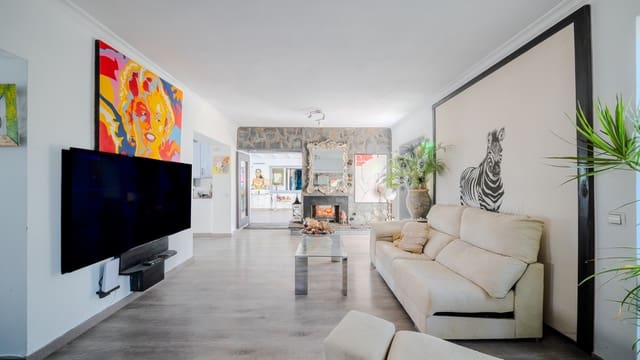 5 quarto Moradia para venda em Estepona Golf, Estepona com piscina garagem - 749 000 € (Ref: 10127694)