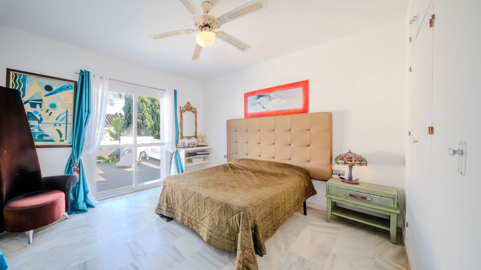 5 Zimmer Villa zu verkaufen in Estepona mit Pool Garage - 749.000 € (Ref: 10127694)