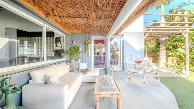 5 quarto Moradia para venda em Estepona Golf, Estepona com piscina garagem - 749 000 € (Ref: 10127694)