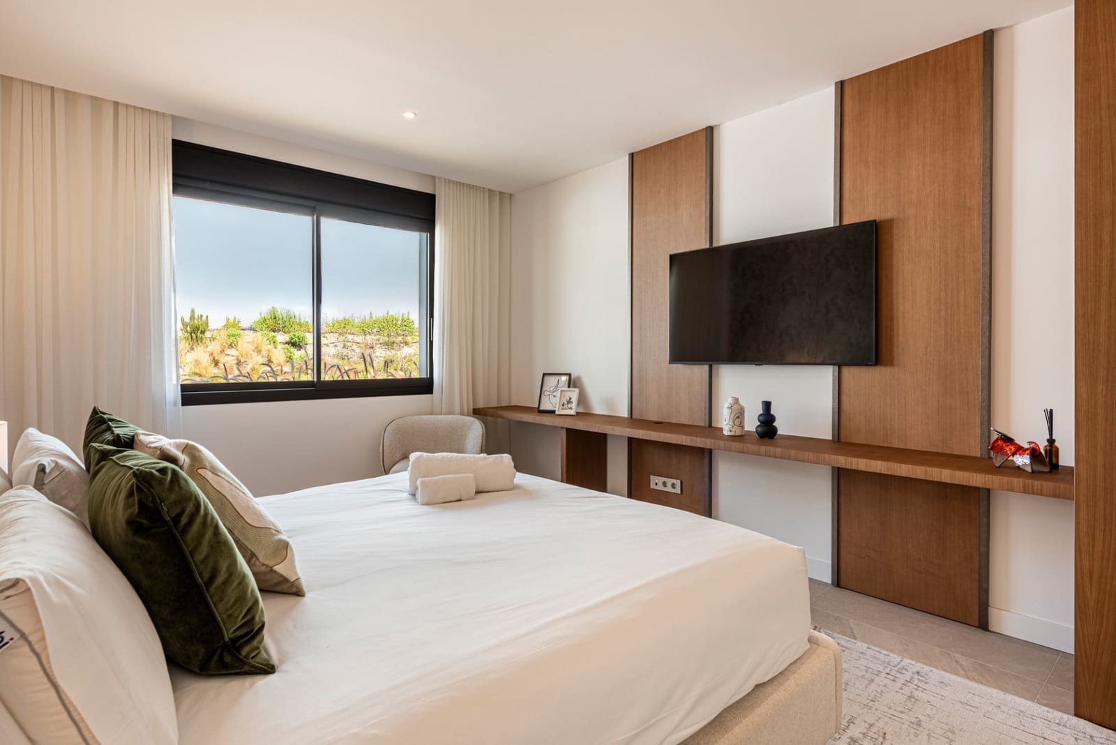 2 quarto Penthouse para venda em Marbella com piscina garagem - 1 495 000 € (Ref: 10131196)