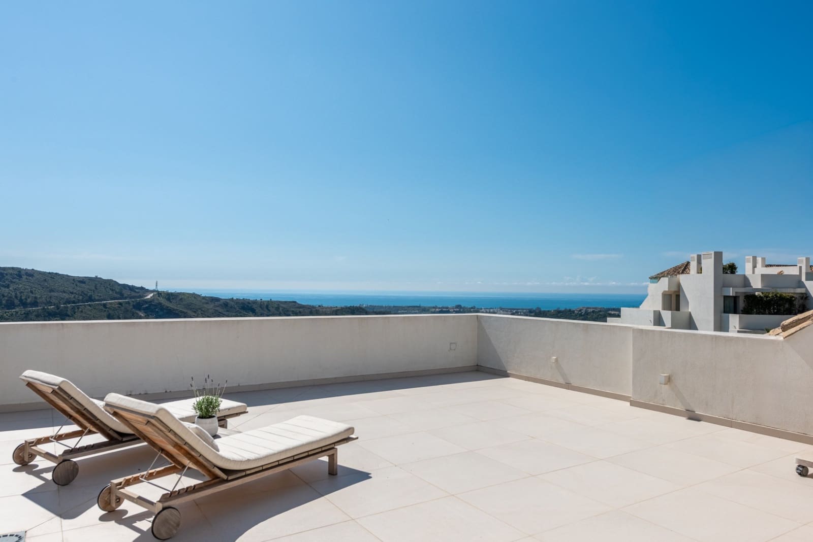 4 sypialnia Penthouse na sprzedaż w Benahavis z basenem garażem - 1 249 000 € (Ref: 10131200)