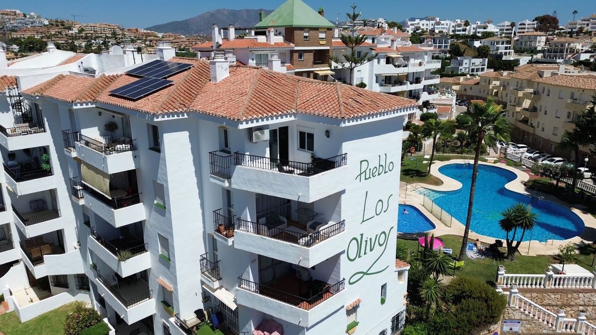 2 soverom Leilighet til salgs i Riviera del Sol med svømmebasseng - € 359 000 (Ref: 10145758)