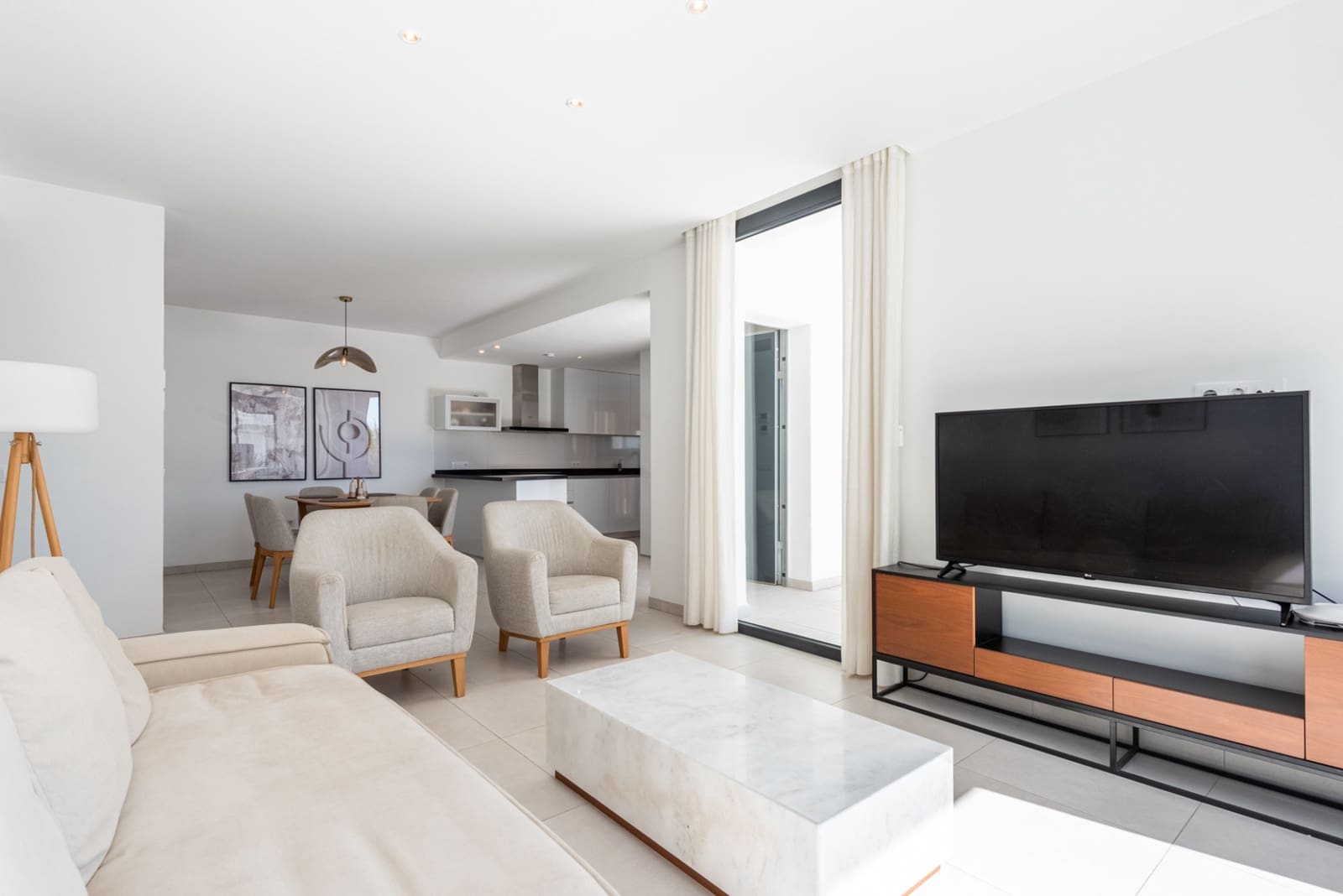 4 sovrum Semi-fristående Villa till salu i Estepona med pool garage - 899 000 € (Ref: 10154601)