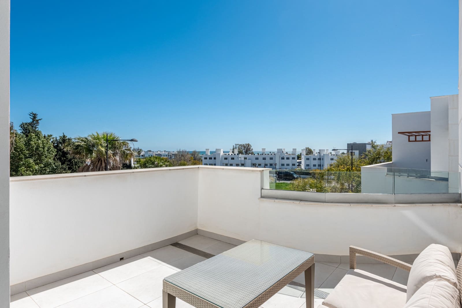4 sovrum Semi-fristående Villa till salu i Estepona med pool garage - 899 000 € (Ref: 10154601)