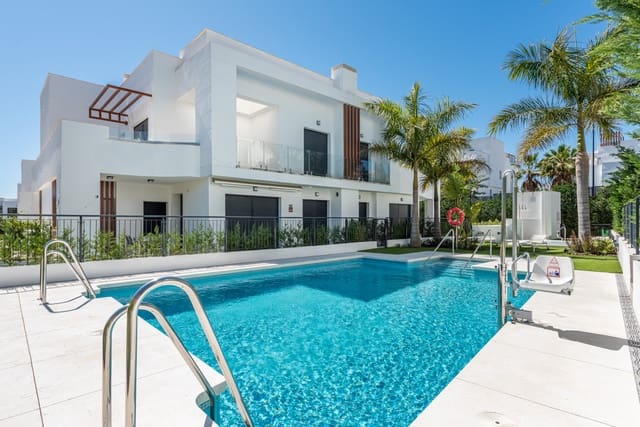 4 camera da letto Villetta Bifamiliare in vendita in Estepona con piscina garage - 899.000 € (Rif: 10154601)