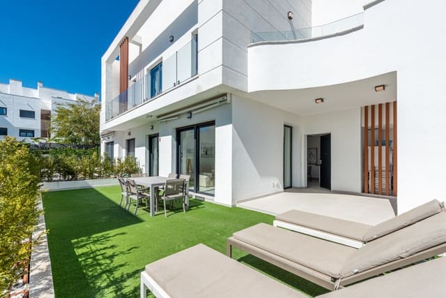 4 camera da letto Villetta Bifamiliare in vendita in Estepona con piscina garage - 899.000 € (Rif: 10154601)