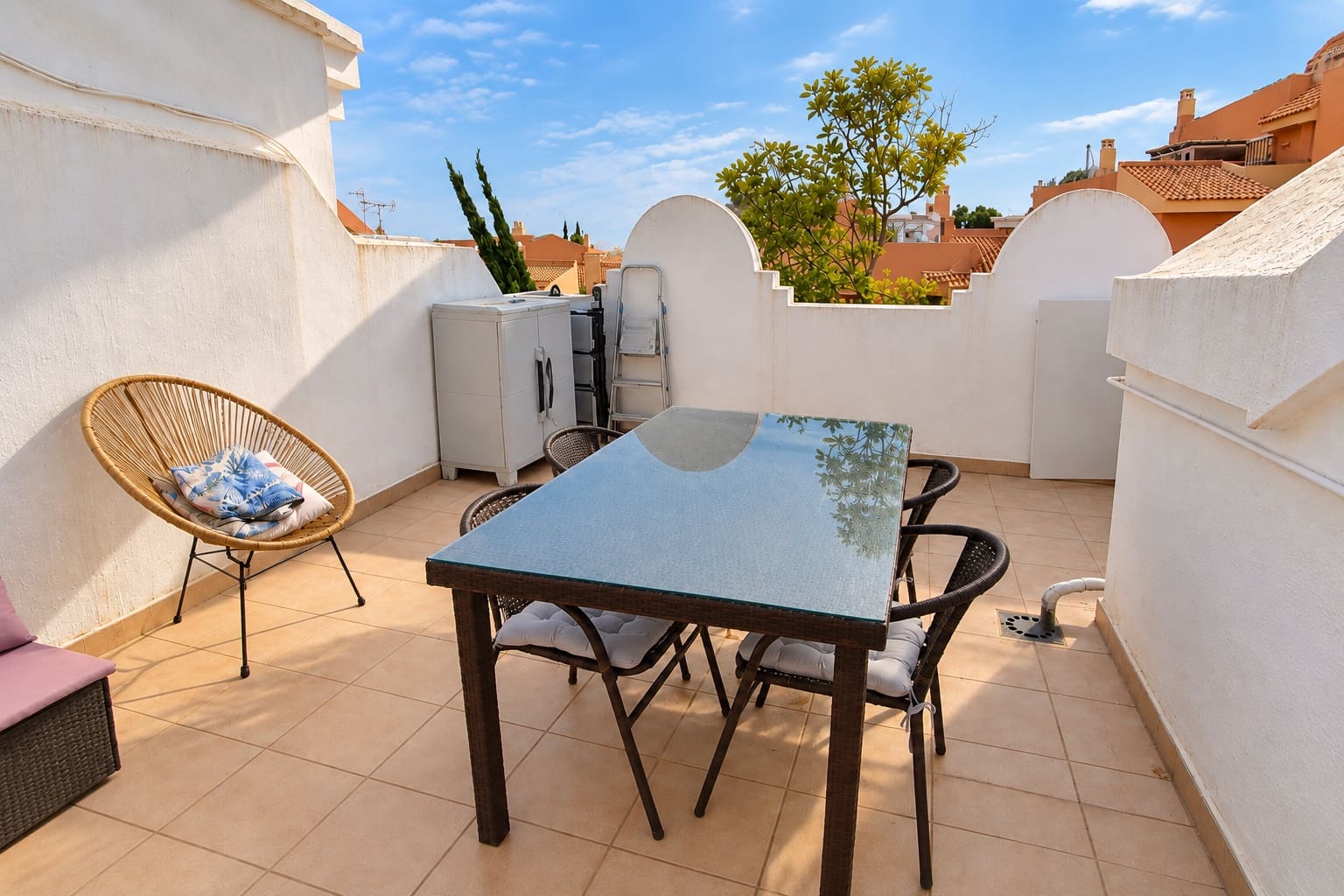 2 bedroom Townhouse for sale in Marbella with pool - € 295,000 (Ref: 10157246)