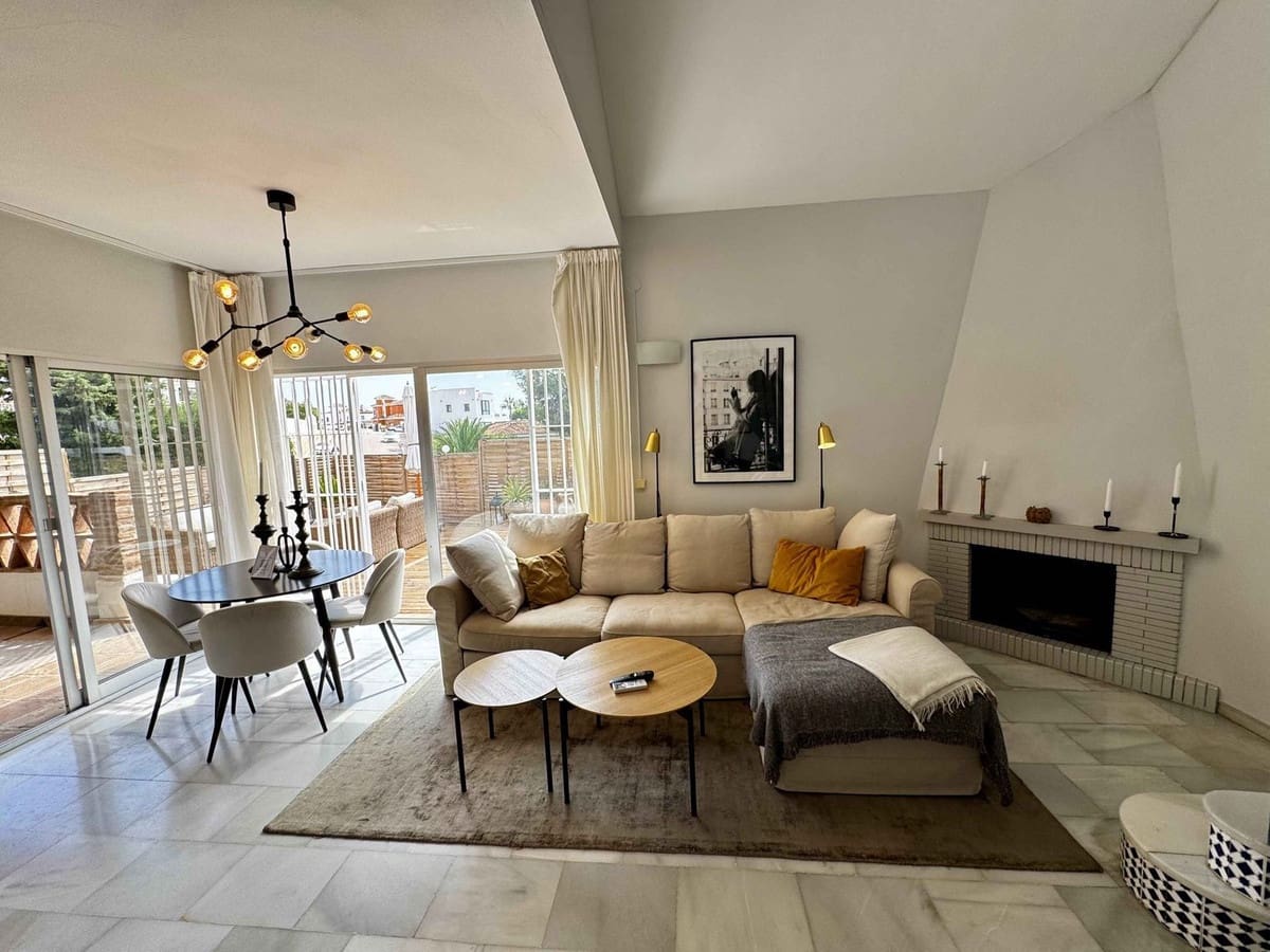 2 bedroom Townhouse for sale in Riviera del Sol with pool garage - € 479,500 (Ref: 10168191)
