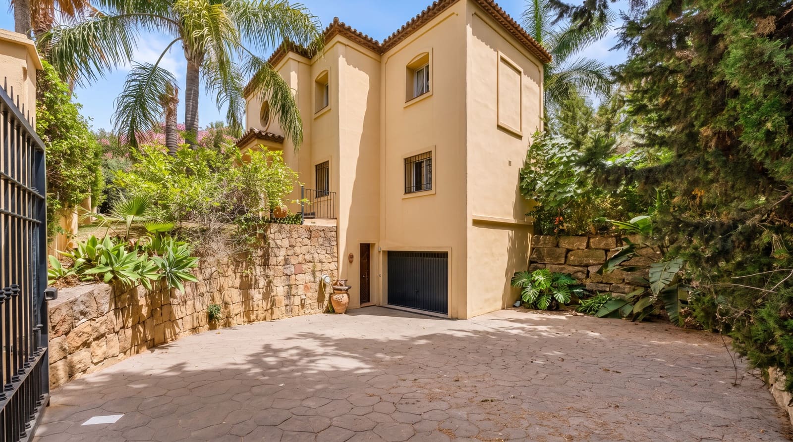 5 camera da letto Villa in vendita in Nueva Andalucia con piscina garage - 2.950.000 € (Rif: 10170539)