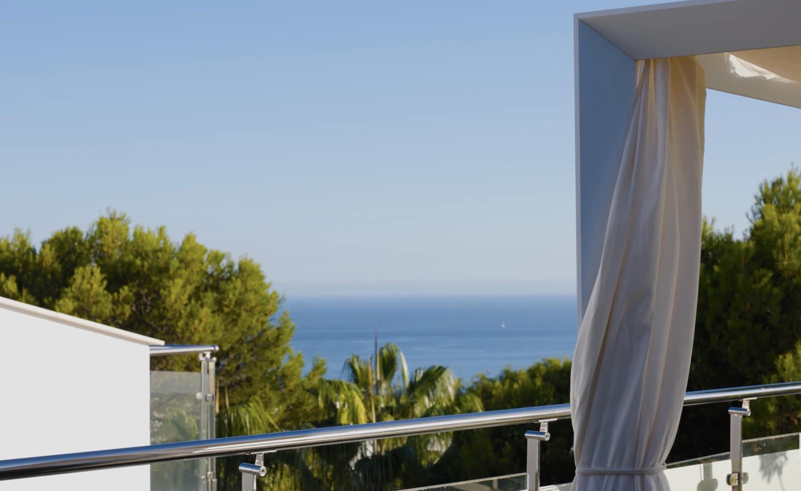 3 bedroom Semi-detached Villa for sale in Marbella with pool garage - € 3,800,000 (Ref: 10170542)