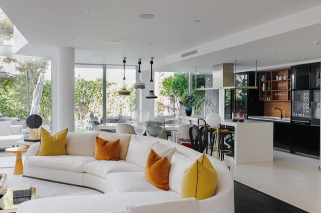 3 soverom Kjedet enebolig til salgs i Marbella med svømmebasseng garasje - € 3 800 000 (Ref: 10170542)