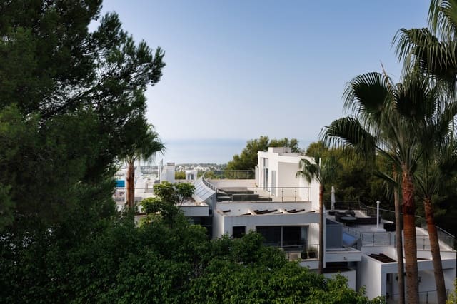 3 soverom Kjedet enebolig til salgs i Marbella med svømmebasseng garasje - € 3 800 000 (Ref: 10170542)