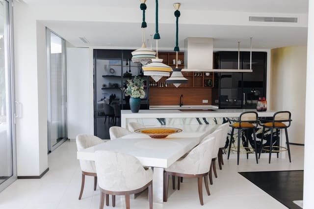 3 soverom Kjedet enebolig til salgs i Marbella med svømmebasseng garasje - € 3 800 000 (Ref: 10170542)