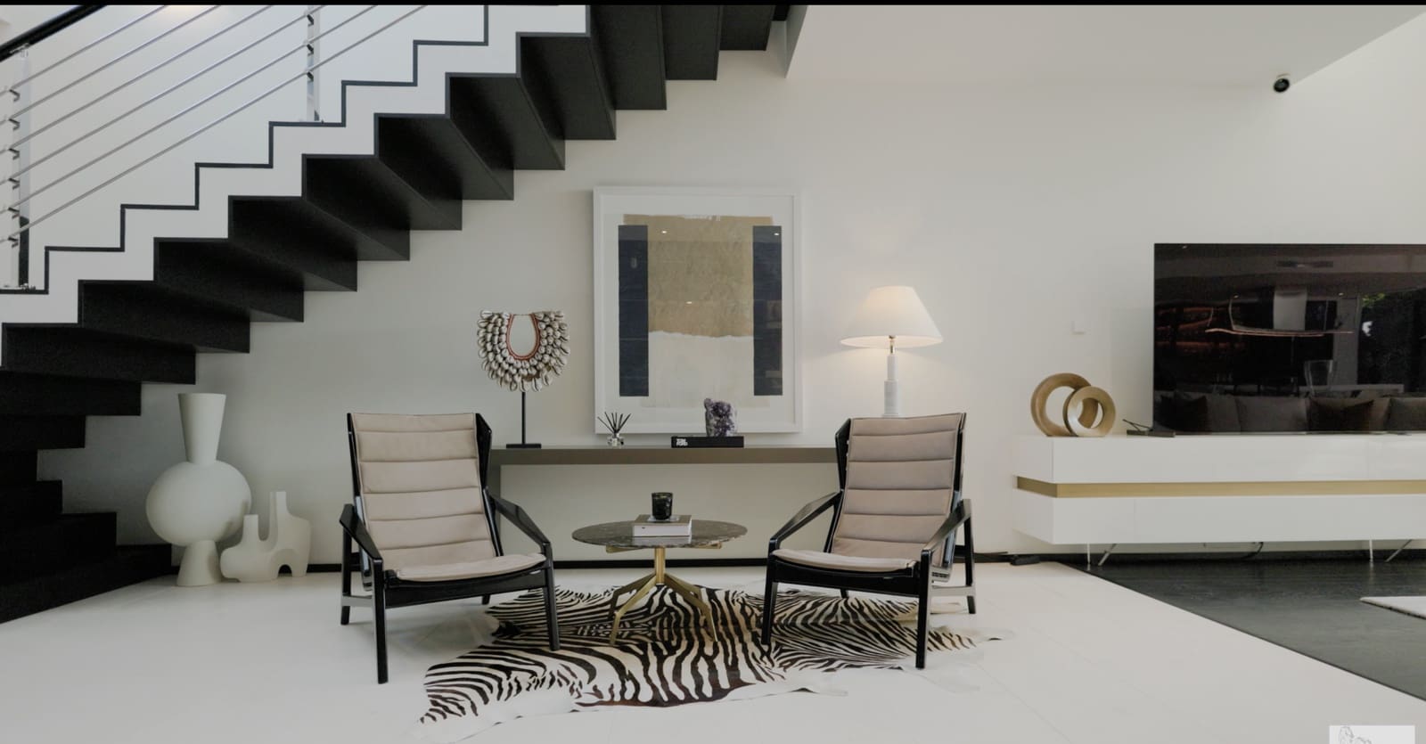 3 bedroom Semi-detached Villa for sale in Marbella with pool garage - € 3,800,000 (Ref: 10170542)