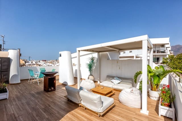 2 bedroom Penthouse for sale in Estepona with pool garage - € 925,000 (Ref: 10170548)